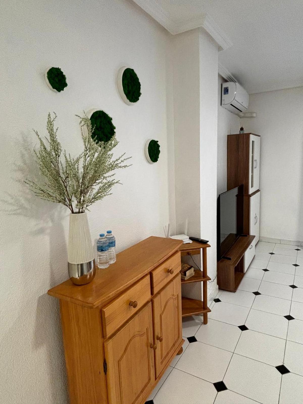 Просторная Квартира Рядом С Морем В Хорошем Районе Torrevieja Bagian luar foto