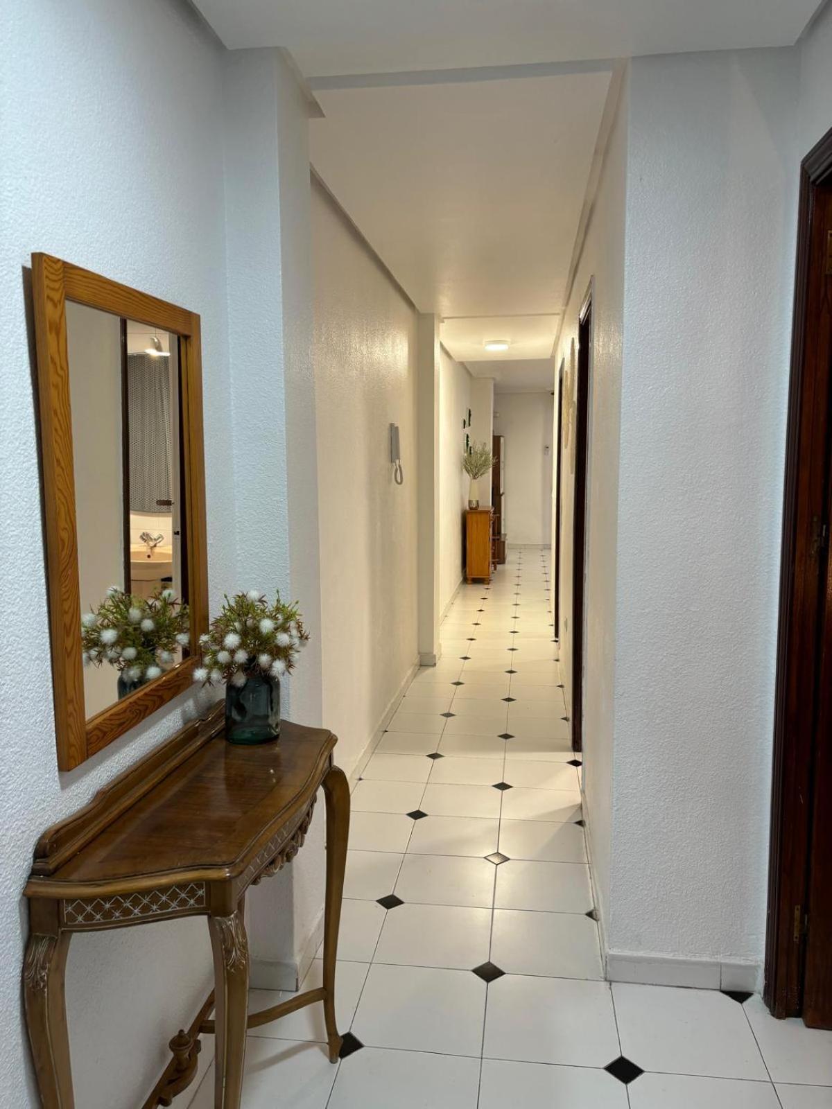 Просторная Квартира Рядом С Морем В Хорошем Районе Torrevieja Bagian luar foto