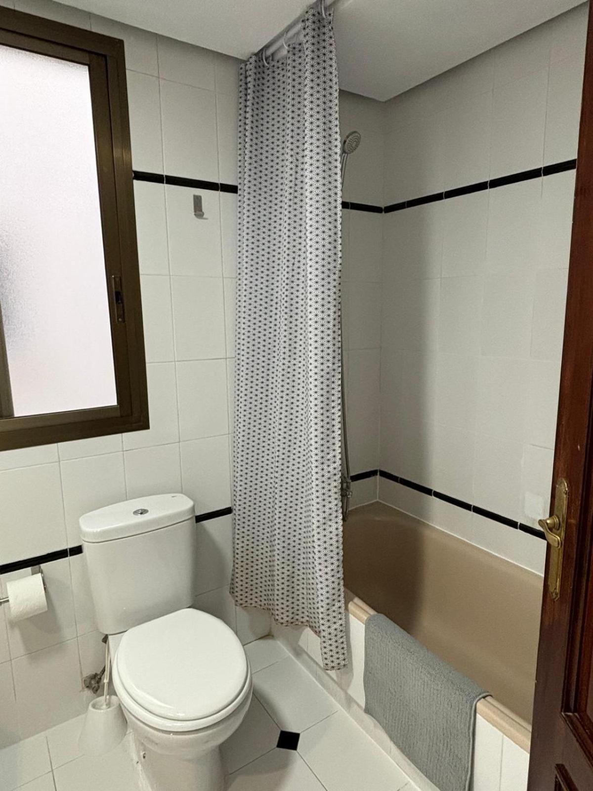Просторная Квартира Рядом С Морем В Хорошем Районе Torrevieja Bagian luar foto